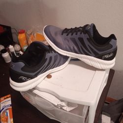Fila 9.5 Like New