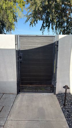Side gate