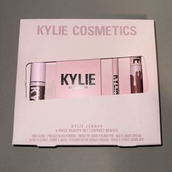 Kylie cosmetics 4 piece beauty set high gloss eyeliner lipstick New in box
