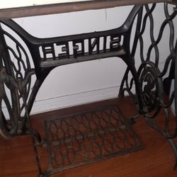 Singer Sewing Machine