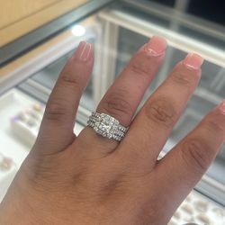 Diamond White Gold 14kt 10.4 Gmrs 