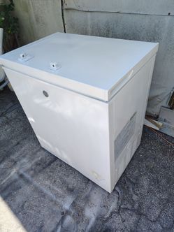 GE freezer w 28" 3/4 d 19" 1/2  h 33" 1/2
