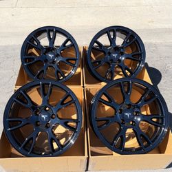 19” Tesla Model S Tempest Staggered OEM Rims Gloss Black