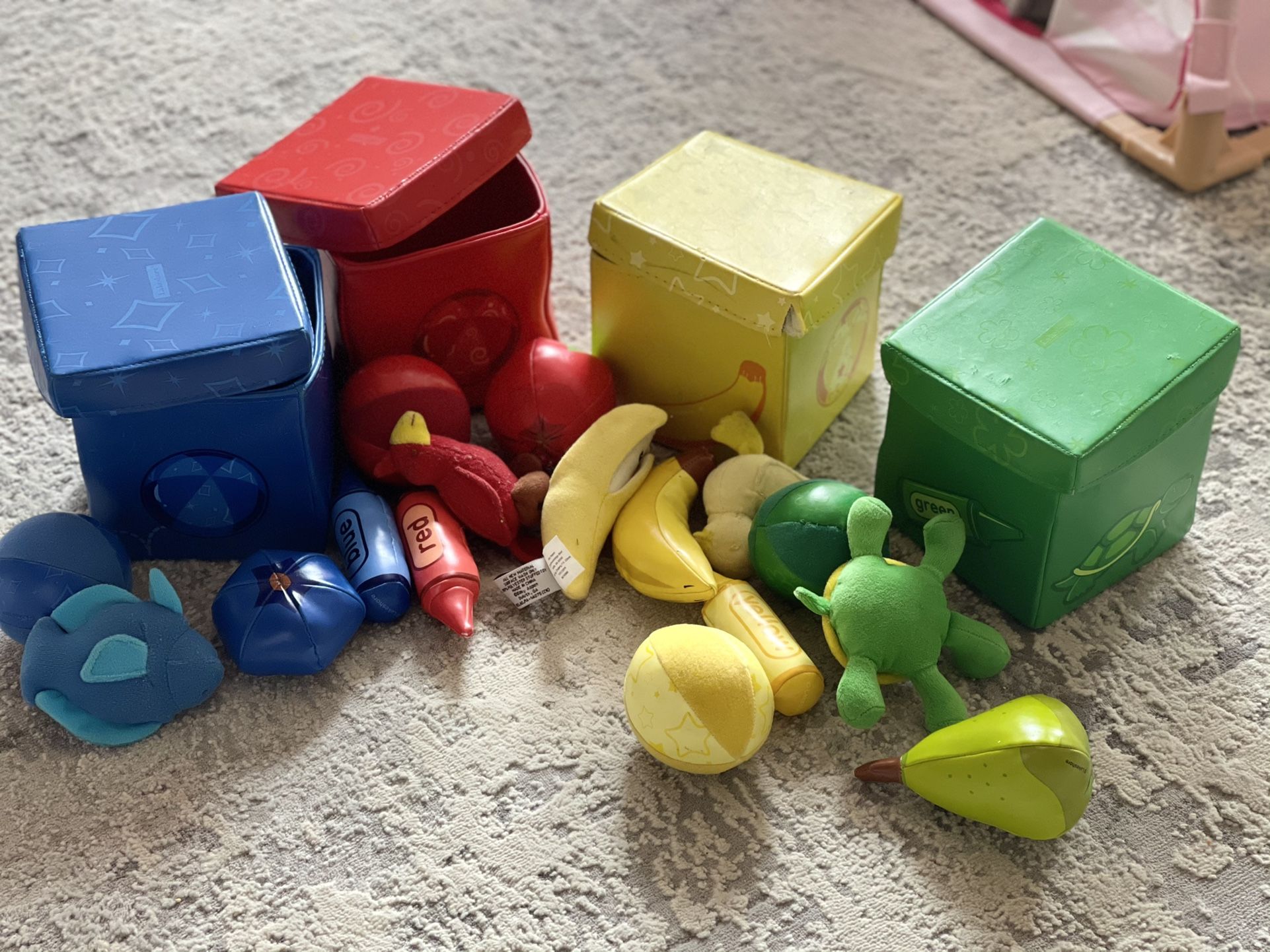 Lakeshore. Color Discovery Boxes, 9 mos. - 36 mos.