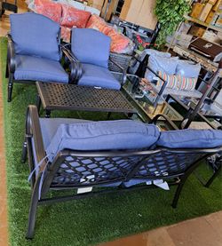 Hampton bay laurel sharpens oaks cushions