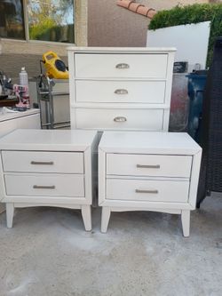 White dresser set