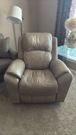 Lazy Boy- Putty Color Rocker Recliner