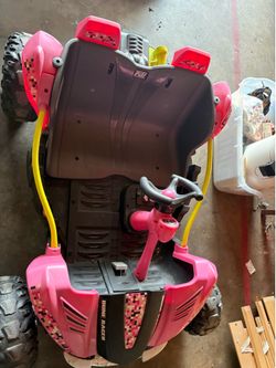 Girls pink car