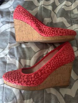 Size 7 Coral Wedges