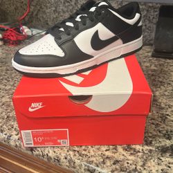 Nike Panda Dunks 