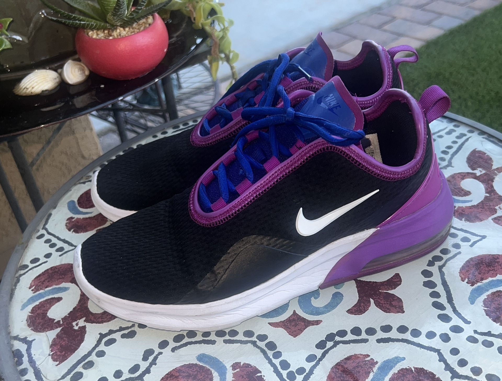 Nike Air Max Motion 2 Women’s size 8.5 Running Shoes Purple Black CD5440-001