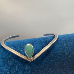 Vintage Woman’s Sterling Bangle Bracelet Stone Turquoise 