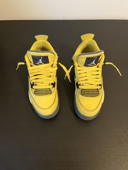 Jordan 4 Lightning Size 6.5