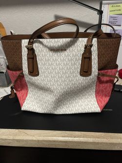 MICHAEL KORS LARGE VOYAGER TOTE LIKE NEW USED TWICE