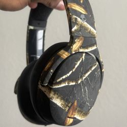 Skullcandy Crusher Real Tree ( New In box, $250 )