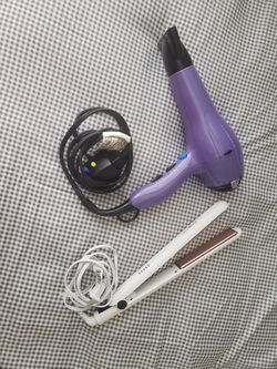 Conair hairdryer and ceramic plate straightener