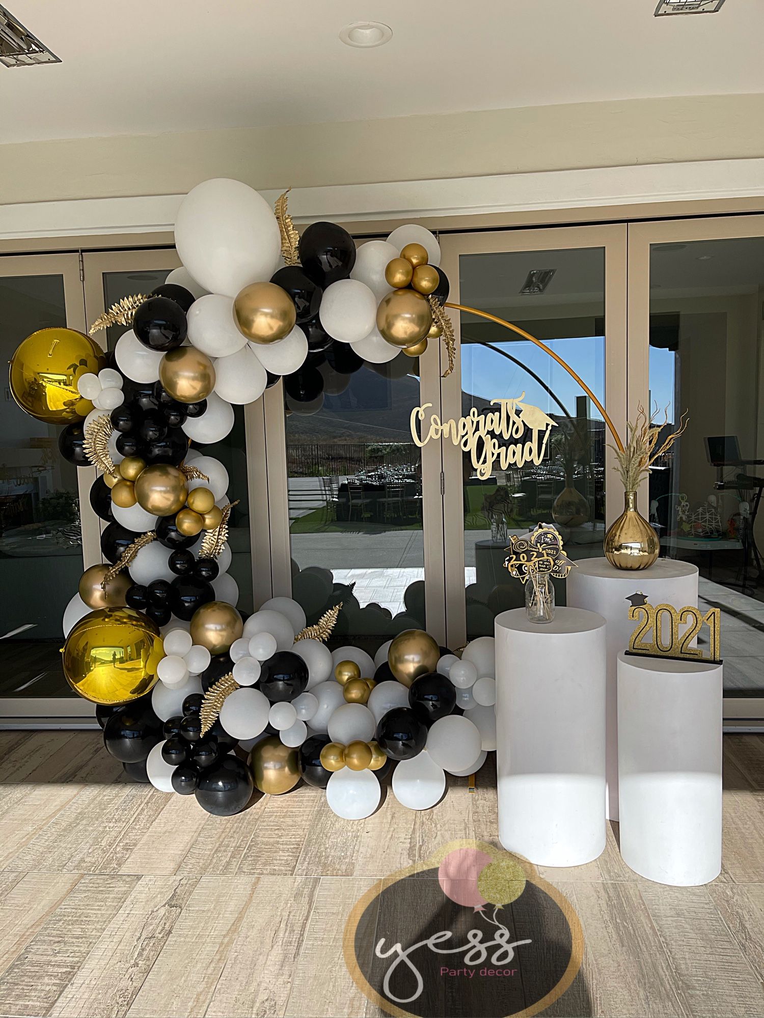 Grad Balloon Decor