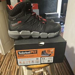 Men's Morphix 6" Steel Toe
Waterproof Work Boot Brand New Sz 9.5 $140