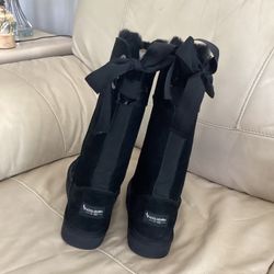 BLACK BOOTS Koolaburra By UGG