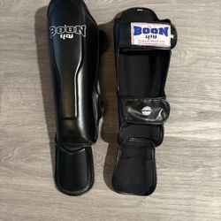 Boon SPBK Muay Thai shin guards