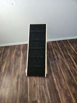 Foldable and adjustable pet ramp