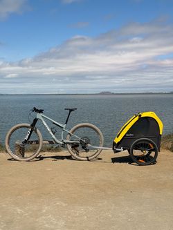Burley Bee - Single Child Bike Trailer