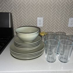 Ikea dish and cup set 