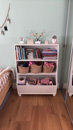 Toy chest in perfect condition