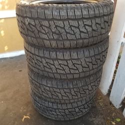 225 55 17 En Muy buenas Condiciones 