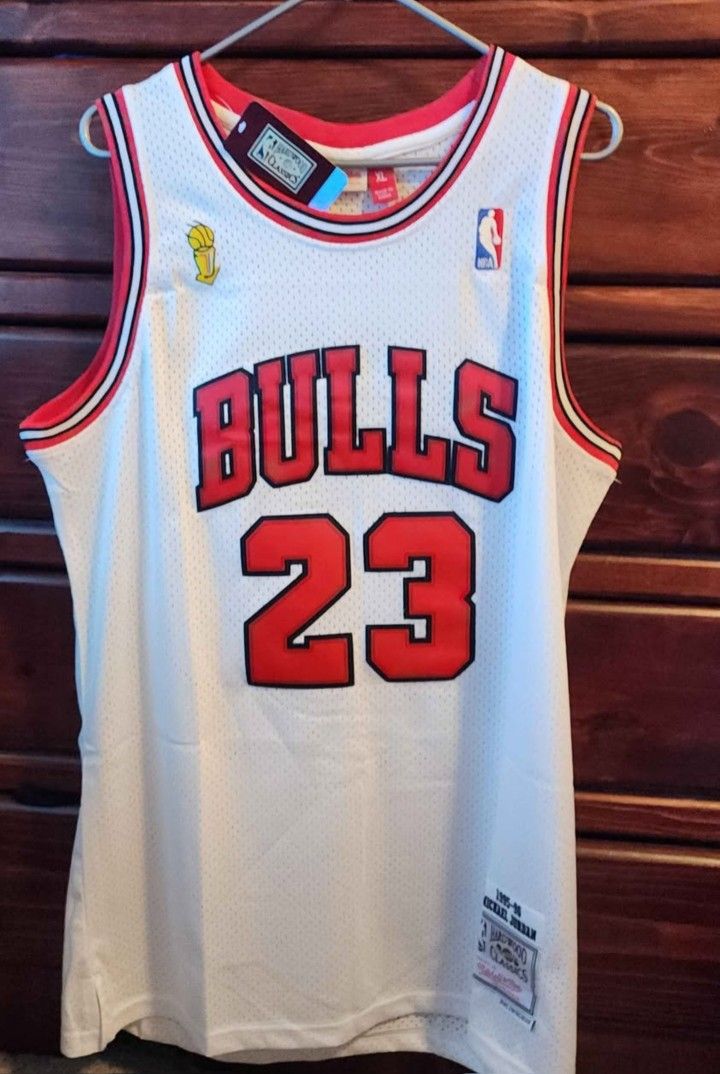 Jordan mens XL Bulls Finals Jersey