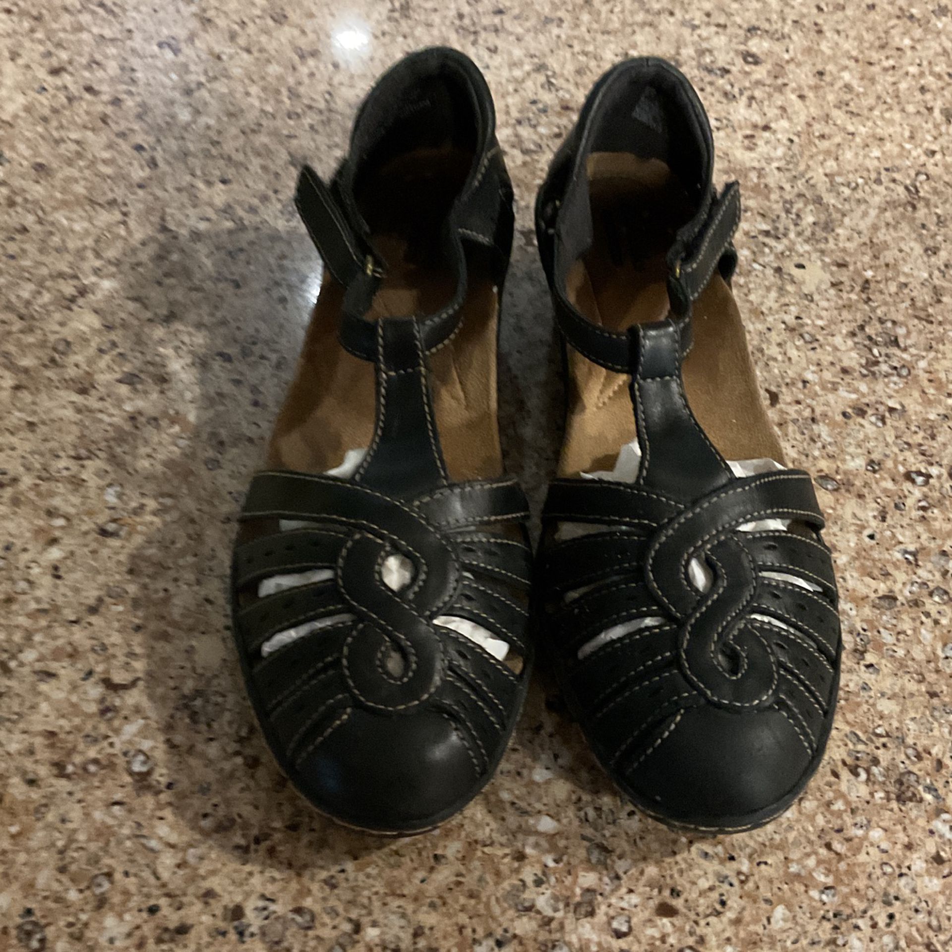 Clark’s Women’s Shoes Size 7N