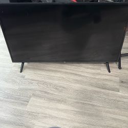 4K 40 Inch 2024 Smart TV  w/ Smart Remote
