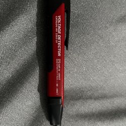 Milwaukee Voltage Detector 