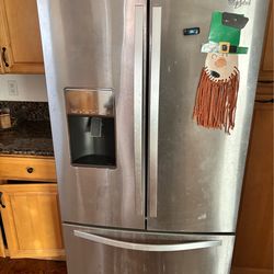Whirlpool refrigerator, bottom freezer