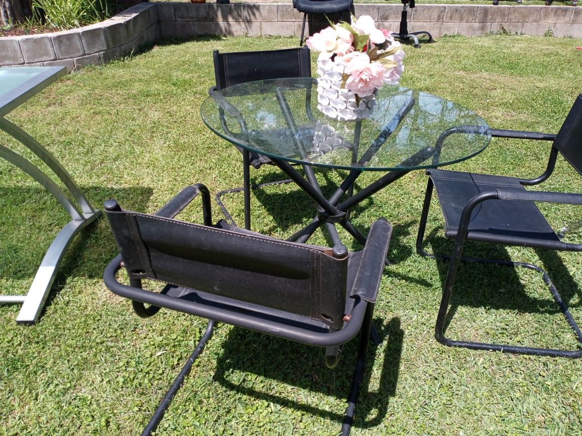 Table Glass With 3pcs Chairs