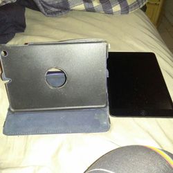 Mini iPad 2 with blue rotation case