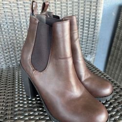 SODA brown ankle boots 