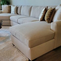 Living Spaces Sectional Sofa Couch