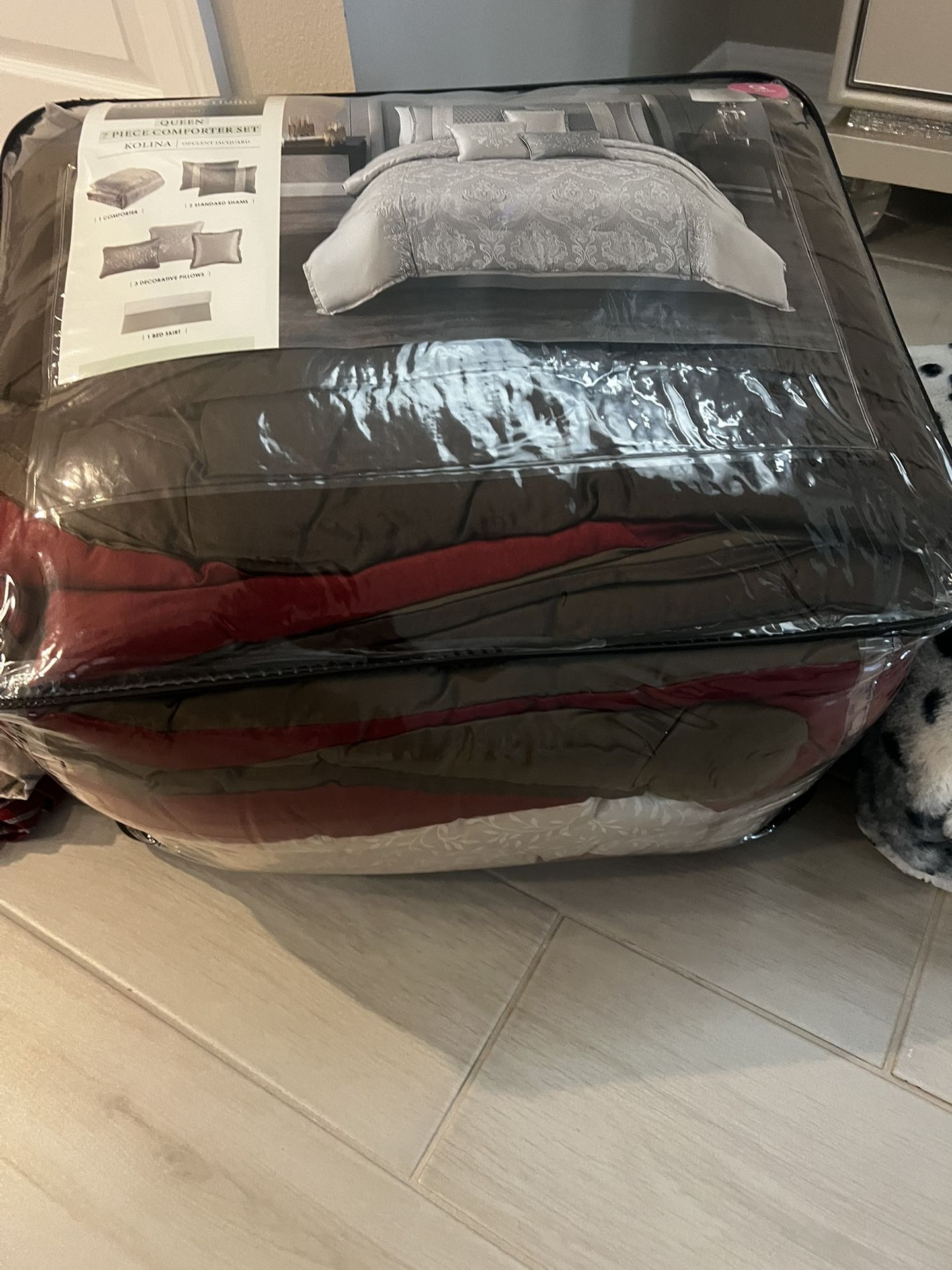 Queen Comforter Set With Matching Panels And Fur Blanket
