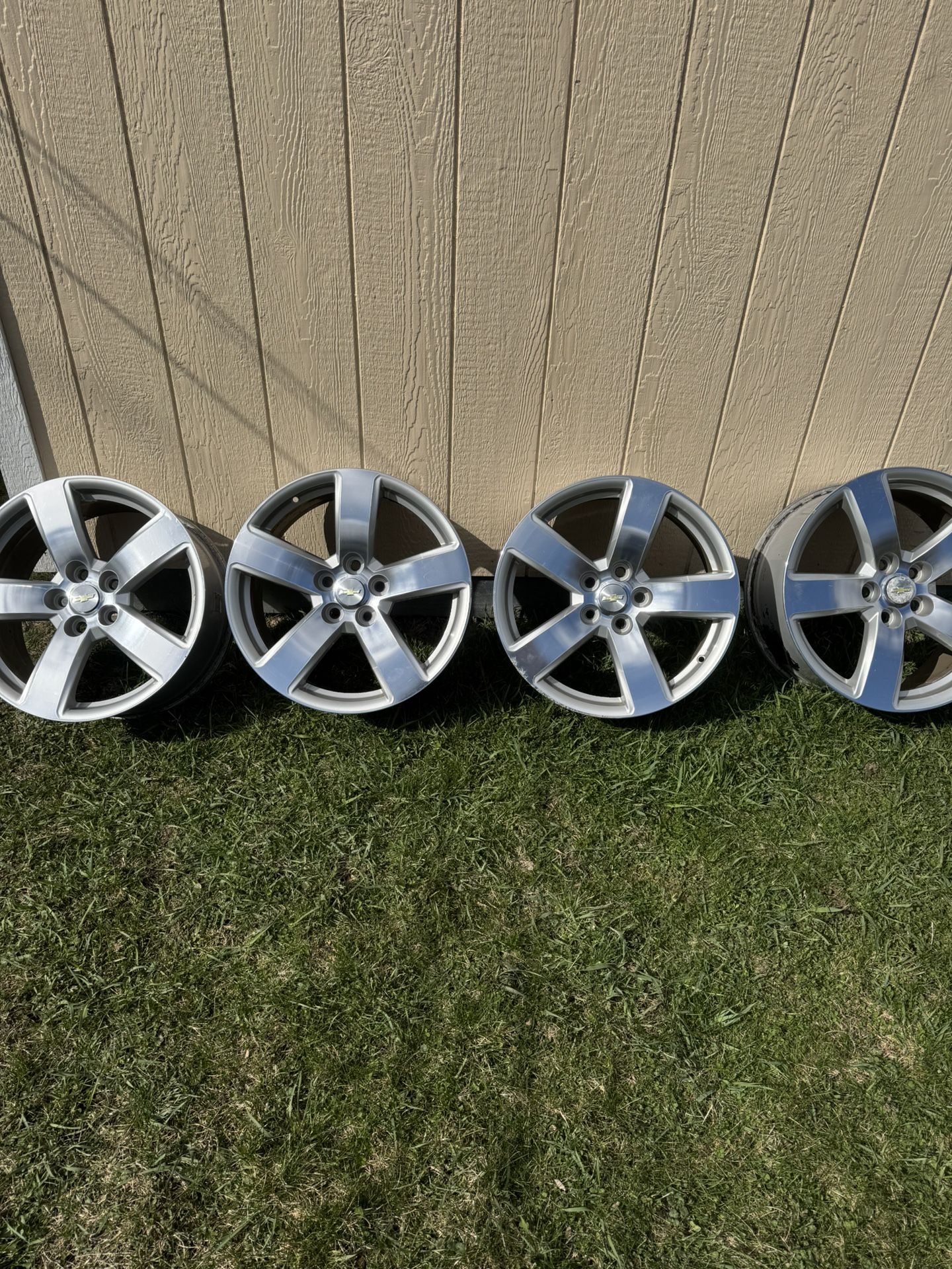 Chevy Malibu Wheels for Sale in Berkeley, IL - OfferUp