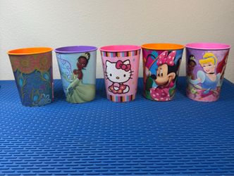 Lot of 5 Disney hello kitty waverly place cups