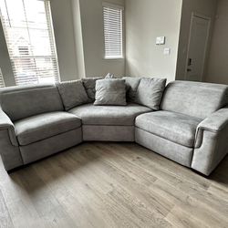 Sectional Recliner Couch With Speakers