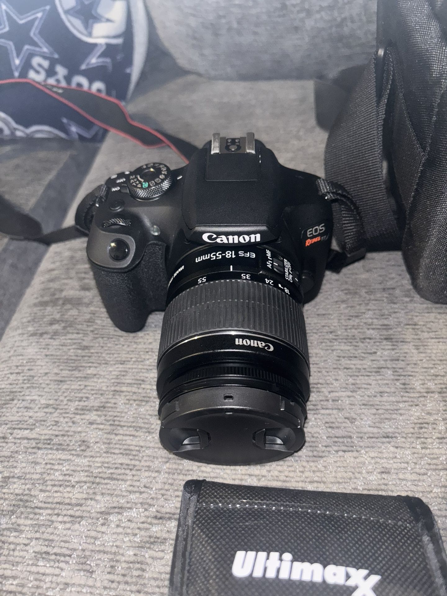 Canon EOS Rebel T7 Bundle