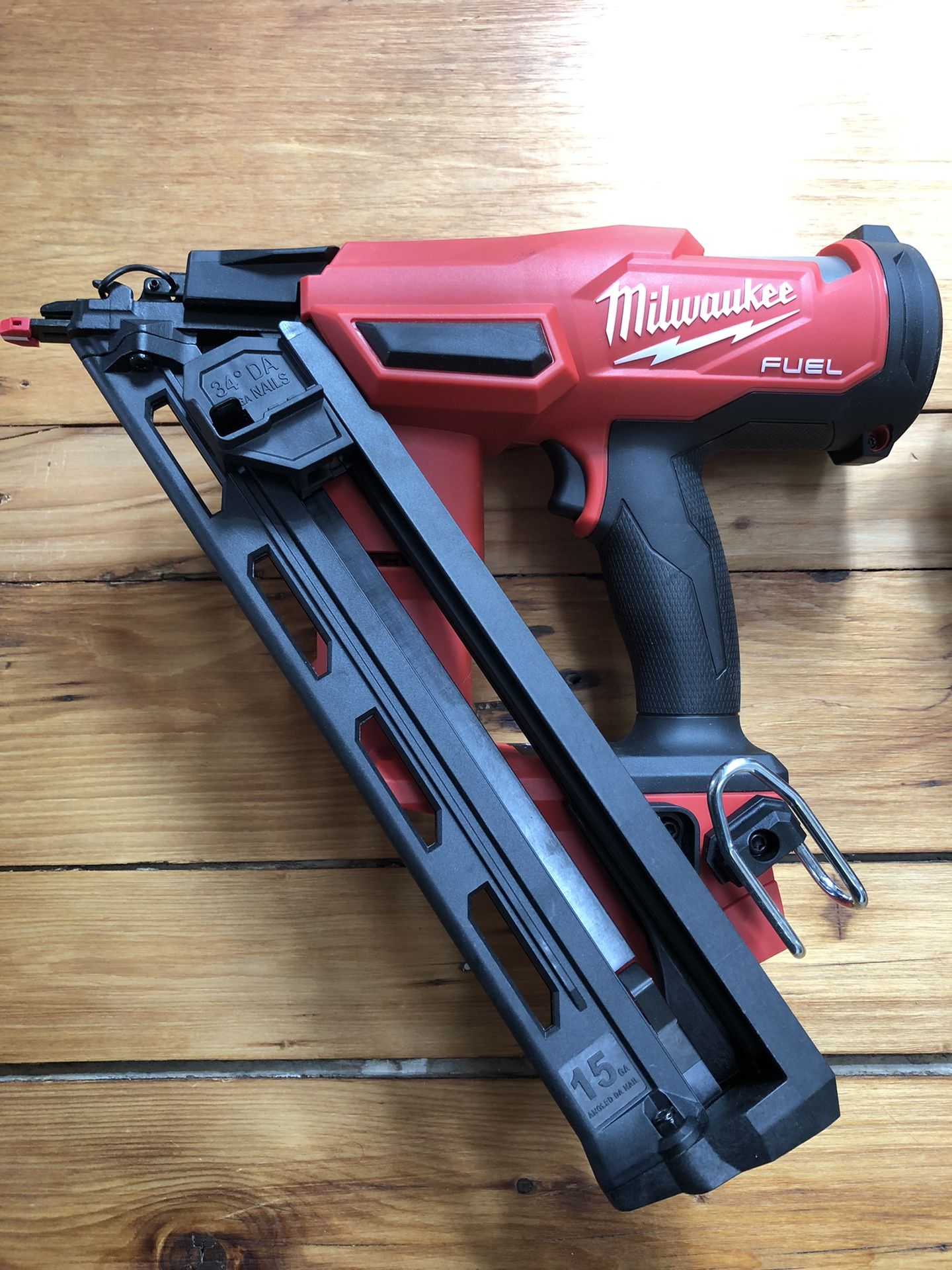 Milwaukee Fuel 15ga Angled Finish Nailer - Brand New!