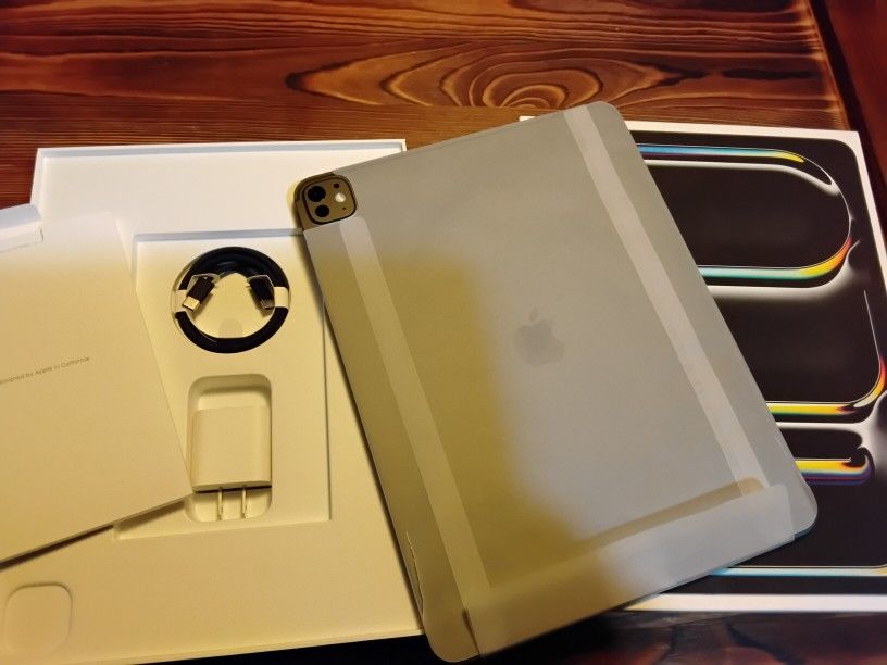 Open Box Apple iPad Pro 13" M4 Space Black 512GB Wi-Fi