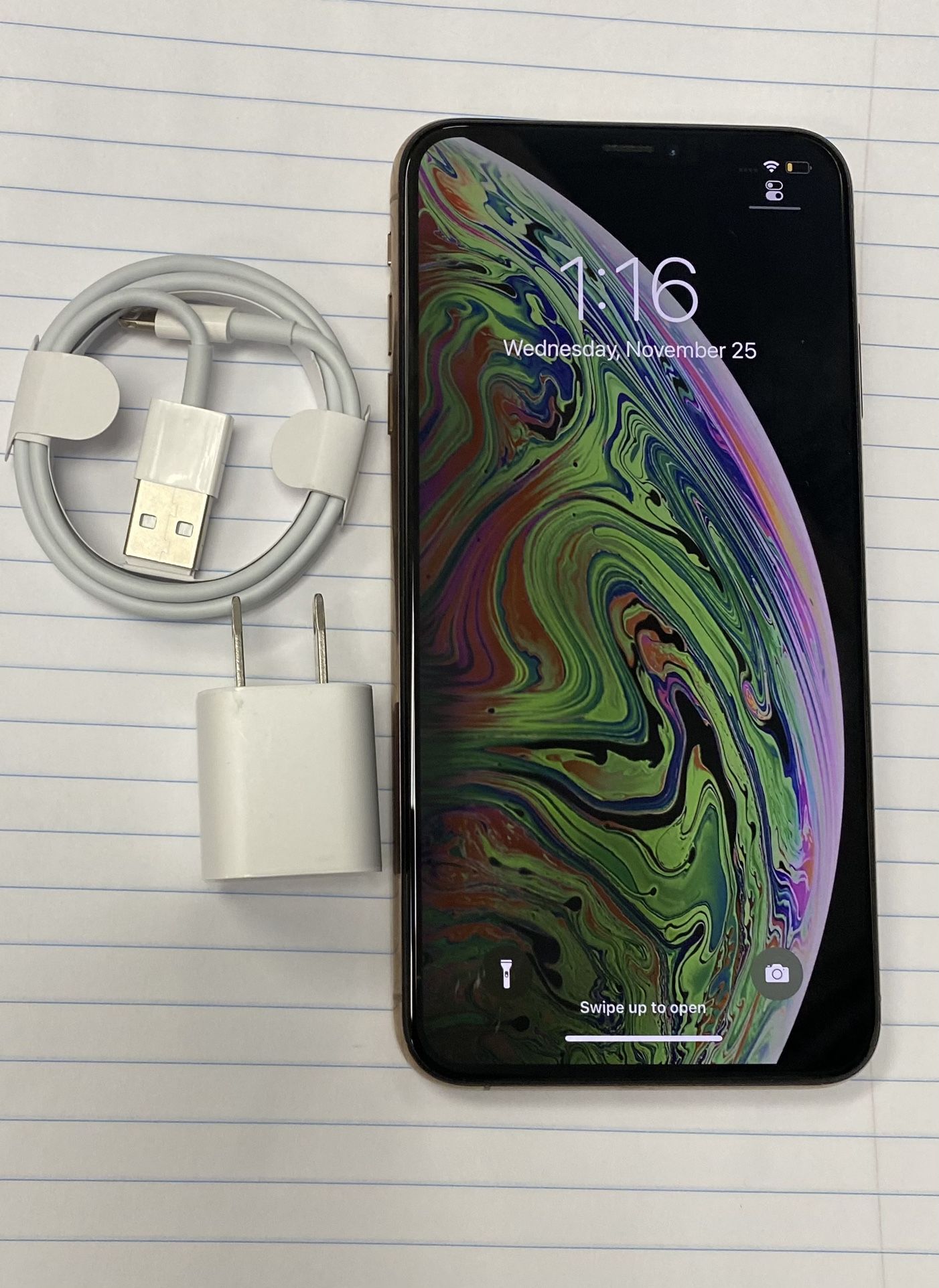 Factory unlocked iPhone XS Max 64 gb sold with warranty