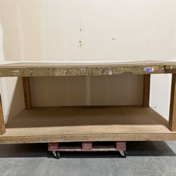FREE: 💢💢💢Heavy Duty Workbench💢💢💢