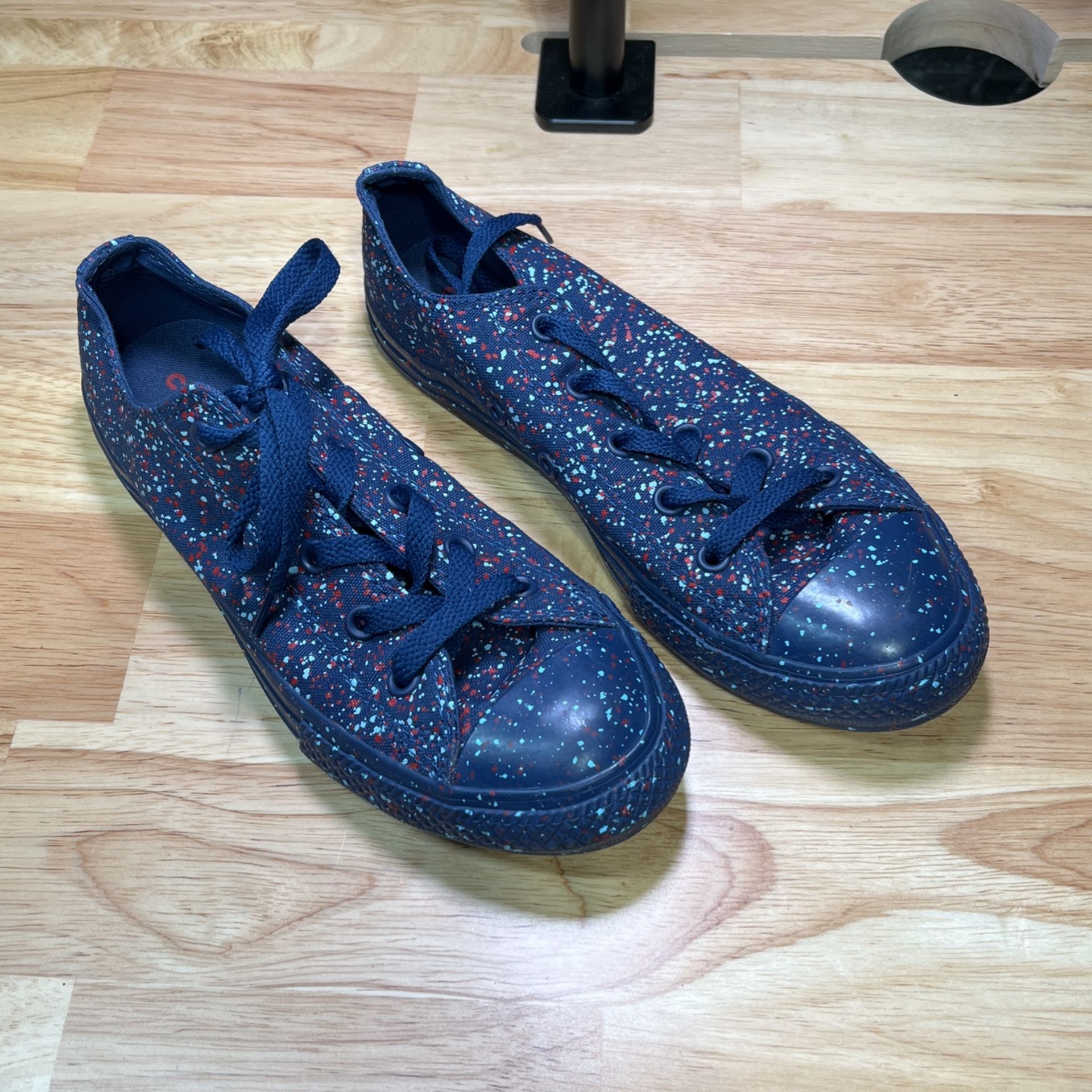 Converse Shoes. Size 3 Youth.