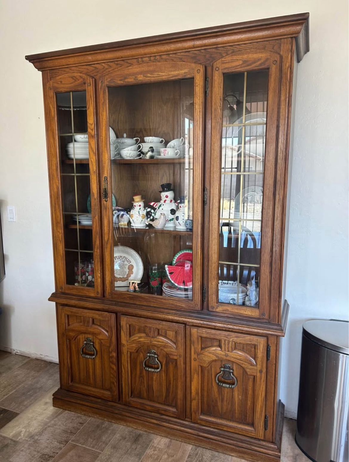 China hutch, Rustic Brown, One Piece (items Inside Not Included)