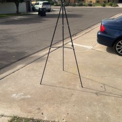 black, telescoping aluminum display easel